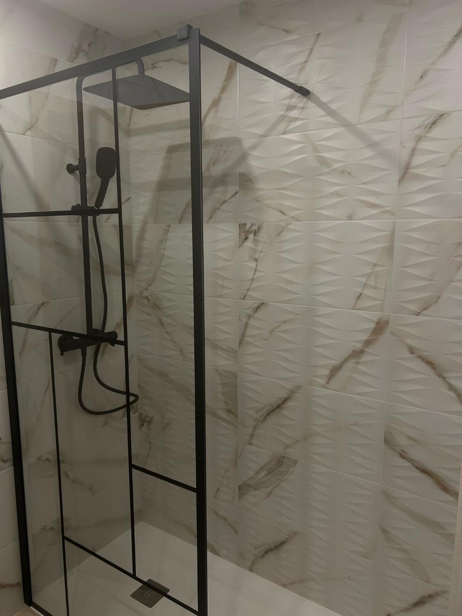 Apartamento Primera Linea De Playa Paseo Maritimo Perla 5 Fuengirola Luaran gambar